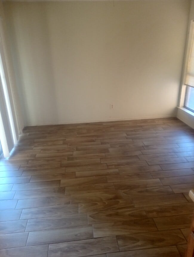 Building Photo - 6836 S Creek Dr Rental