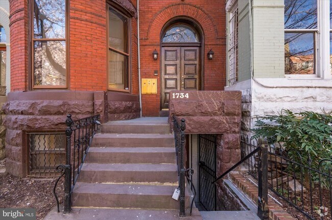 Building Photo - 1734 Q St NW Unit B Rental