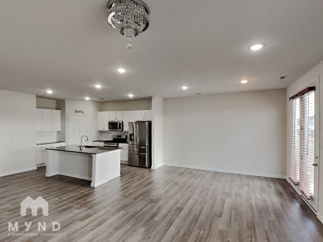 Photo - 5049 Markfield Ln