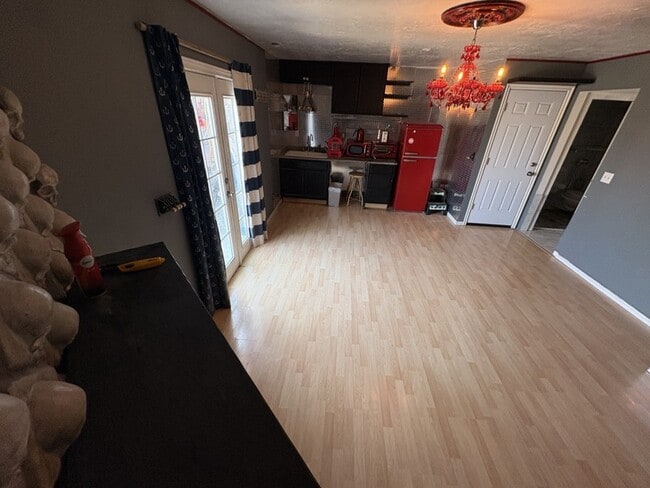 Photo - 147 Lakeview Dr