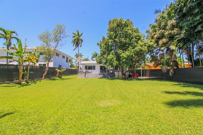Photo - 360 NE 116th St