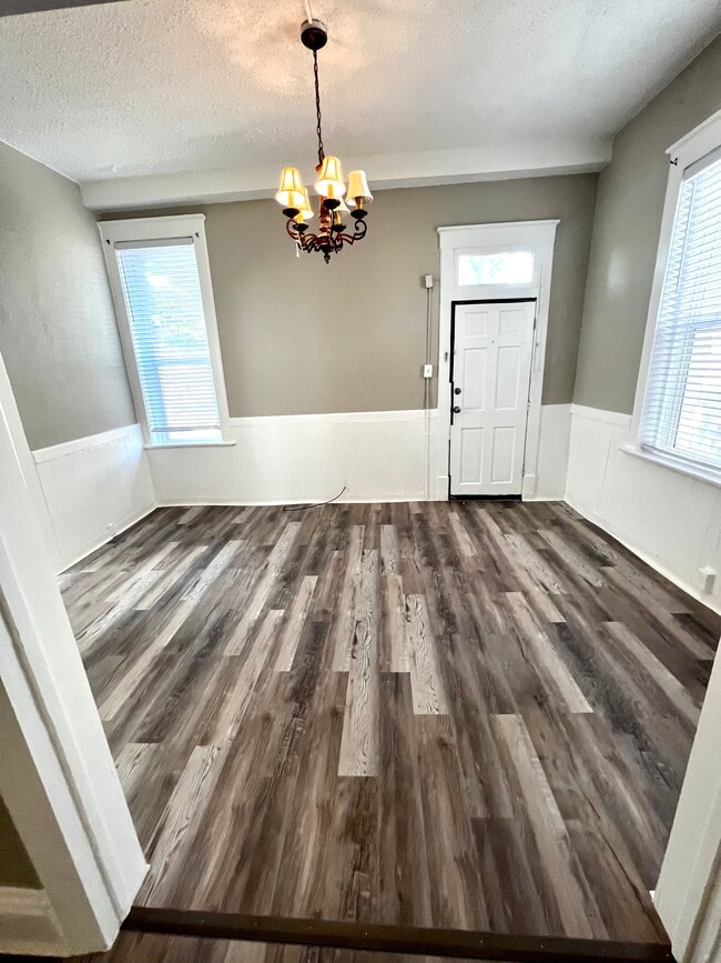 Photo - 211 Broadway Ave Unit 211