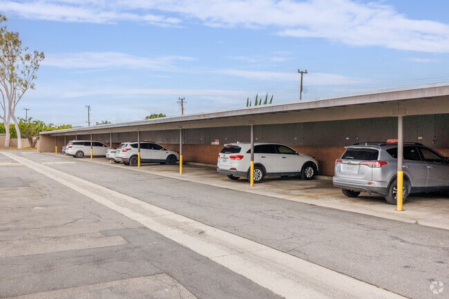 Covered Parking - GRANDE