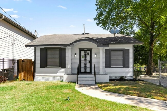 Building Photo - 904 Mansfield St Rental
