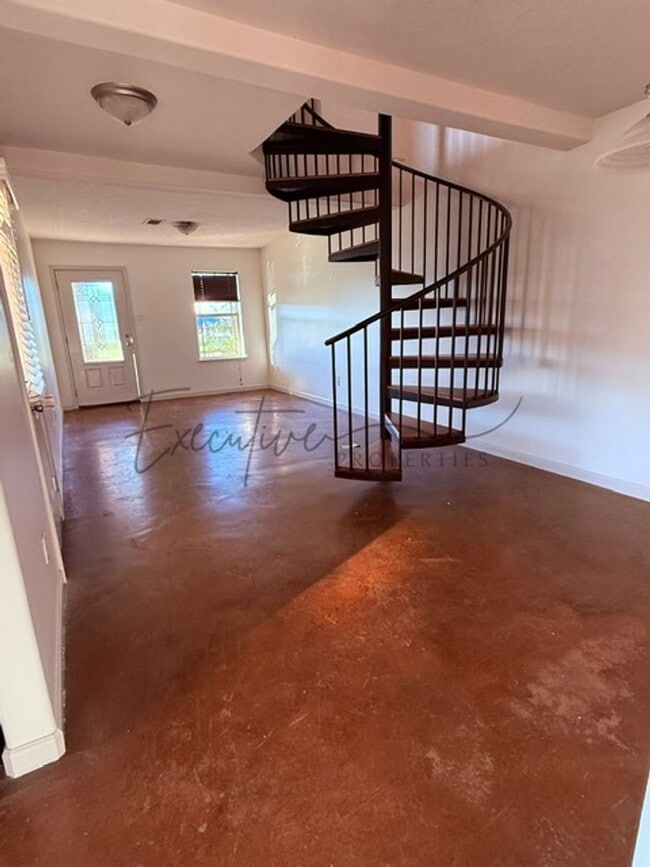 Photo - Updated 2-Bed Townhouse Steps from McNeese... Unit 369 East Sale Road