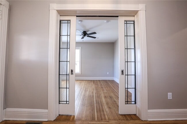 Photo - 739 University Ave