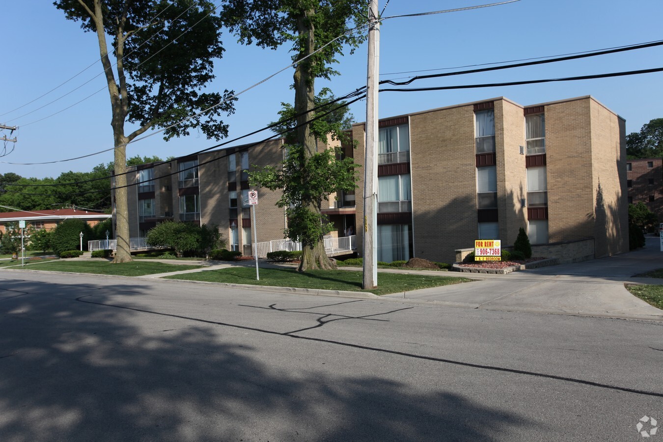 Photo - 835-839 Curtiss St Apartments
