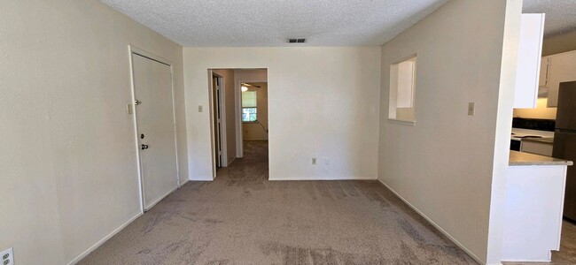 Photo - 302 S Green St Unit 2