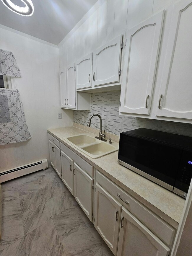 Photo - 160 Papineau Ave