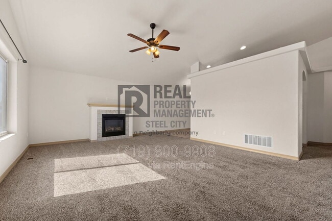 Photo - 21 Arrowsmith Dr