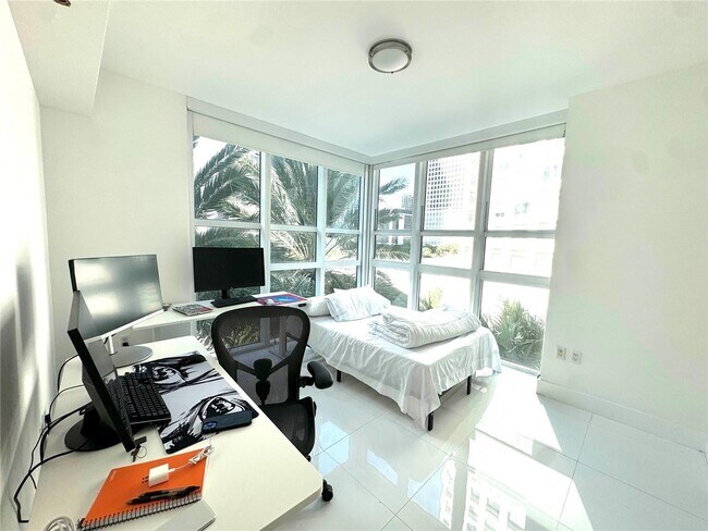 Photo - 950 Brickell Bay Dr Unit 400
