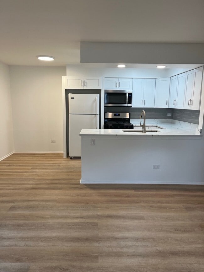 Photo - 408 W Inverrary Ln