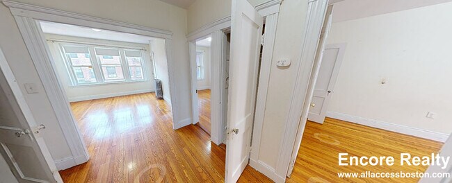 131 Sutherland Rd Unit H