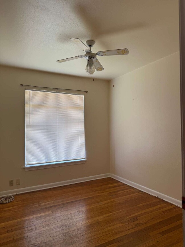 Photo - 5239 Woodbrook-