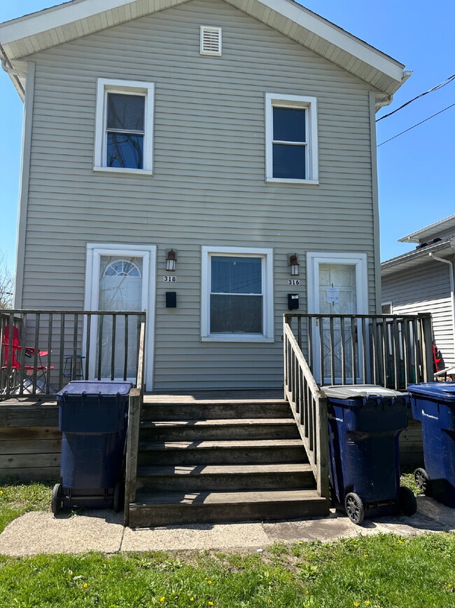 Building Photo - 316 Linn St