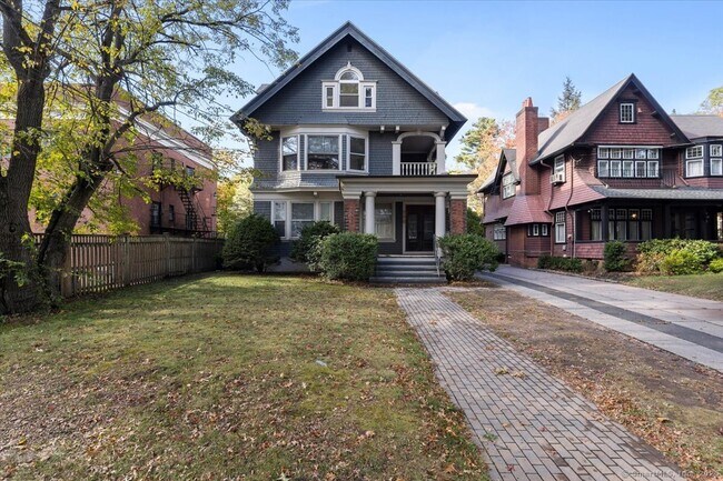 Building Photo - 590 Whitney Ave Unit 3