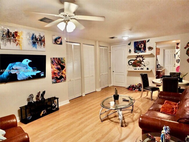 Photo - 259 Olssen Ave Unidad 259