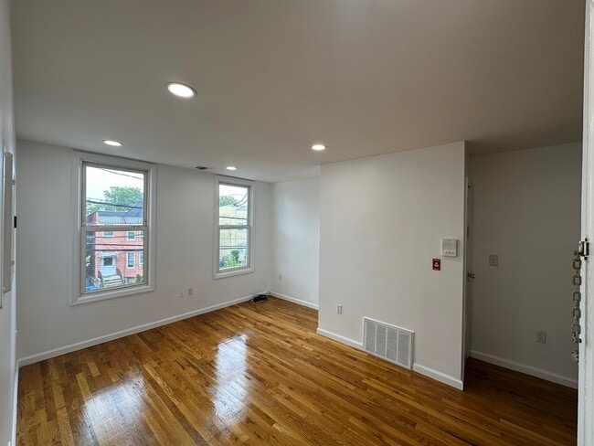 Building Photo - 77 Reservoir Ave Unit Apt 3