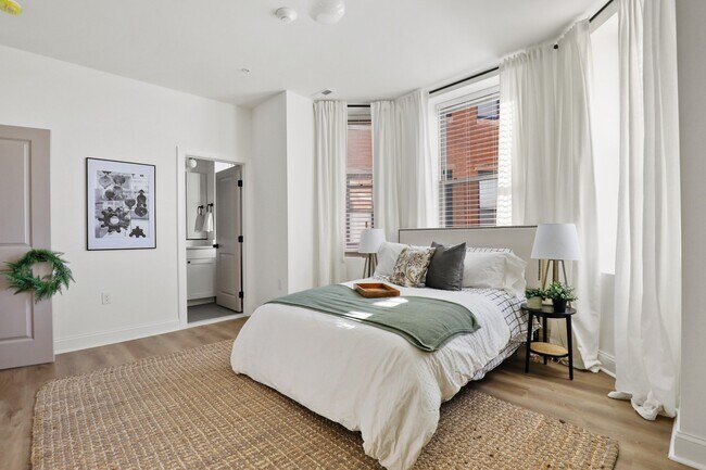 Photo - 2201 Brookfield Ave Unit B03