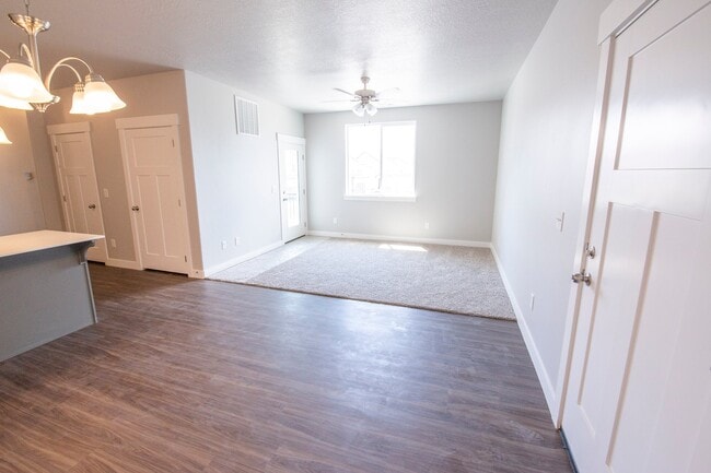 Photo - 734 N 260 W