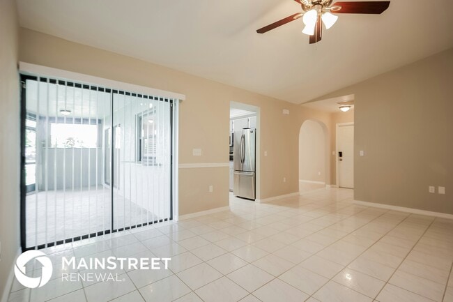 Photo - 627 SE 19th Ln