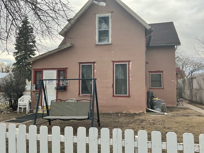 Front - 208 5th St SW Unit 208 1 half