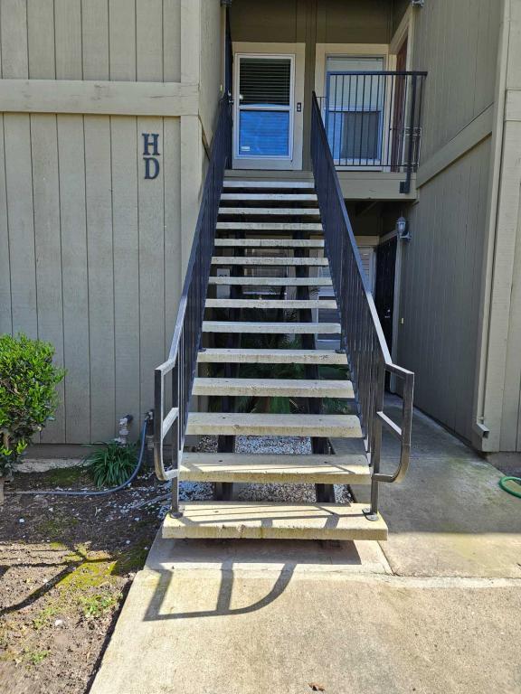 Photo - 426 Cherry Ln