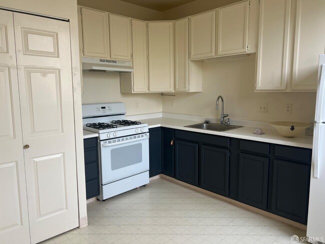 Photo - 1956 McAllister St Apartment