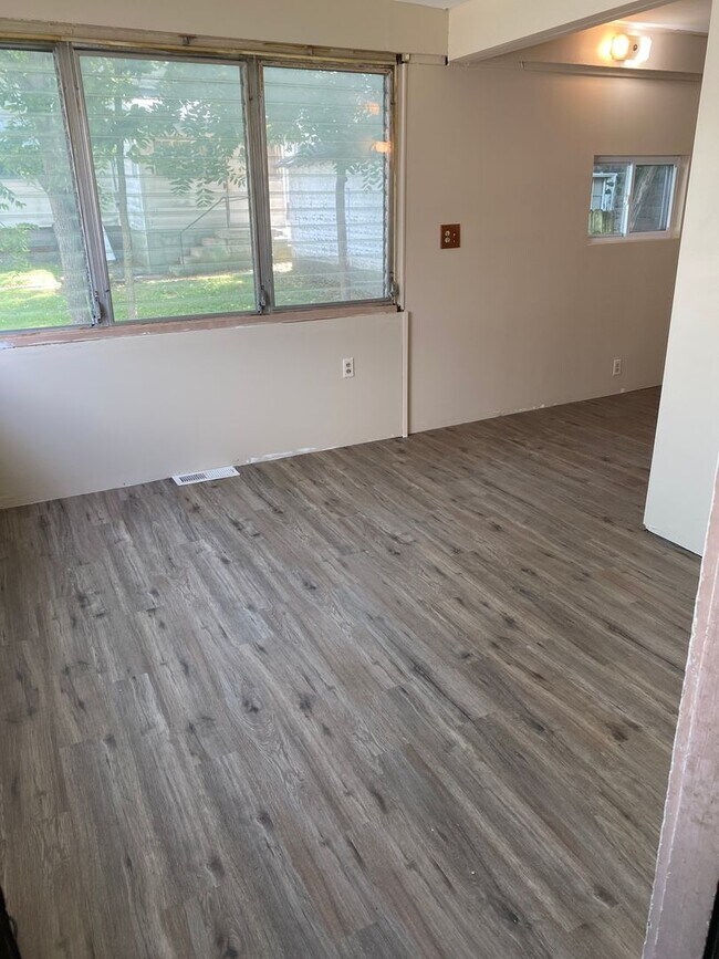 4 Bedroom and 2 Bathroom located in Crawfo... Rental House Rental in