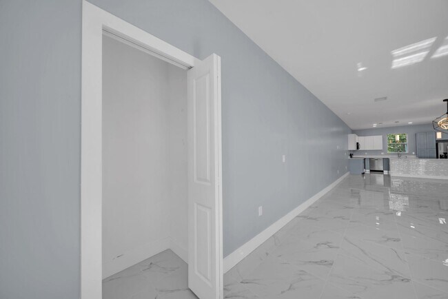 Photo - 104 Harry Ave S