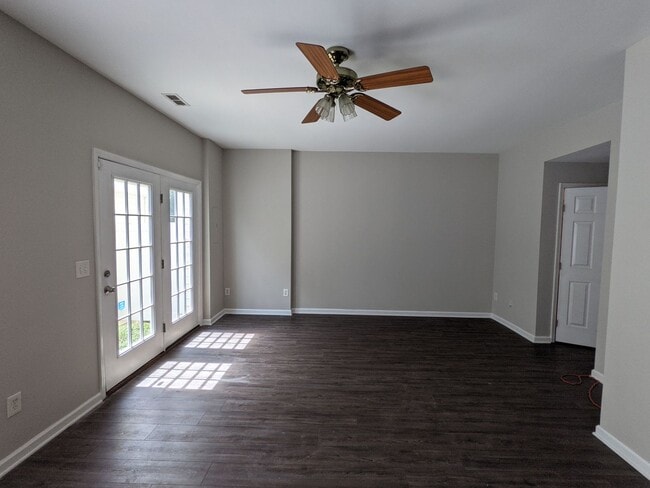 Photo - TOWNHOME IN SOUTHWEST MECKLENBURG/2 BR 2.5 BATH