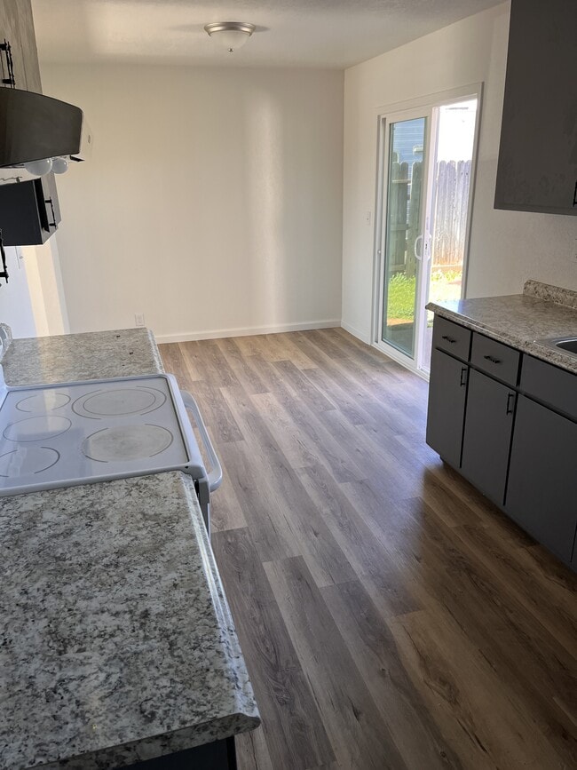 Photo - 750 Crosby Ln