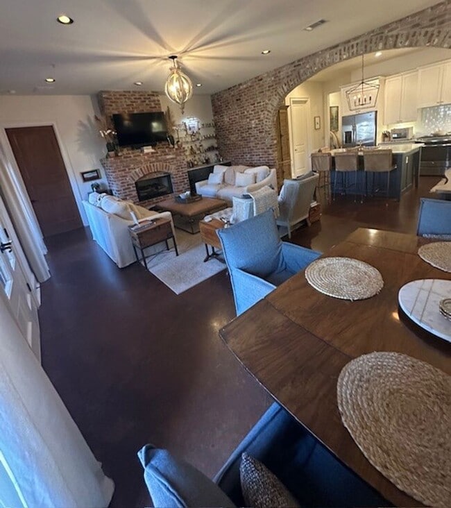 Photo - 3BR/3BA For Rent Unit 4105