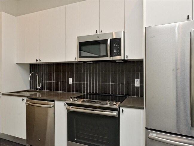 800 Embassy Dr Unit 323