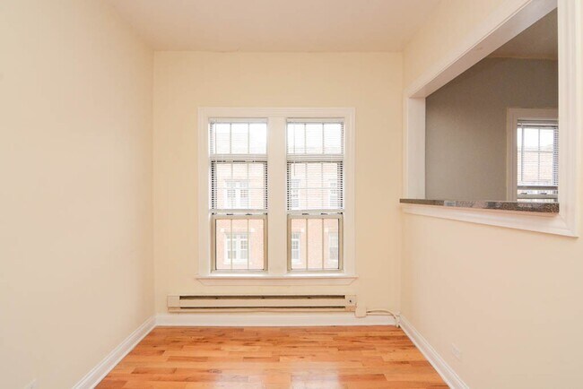 Photo - 631 W Barry Ave Unit N4