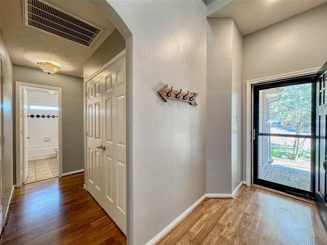 Photo - 3506 Deerbrook Ct