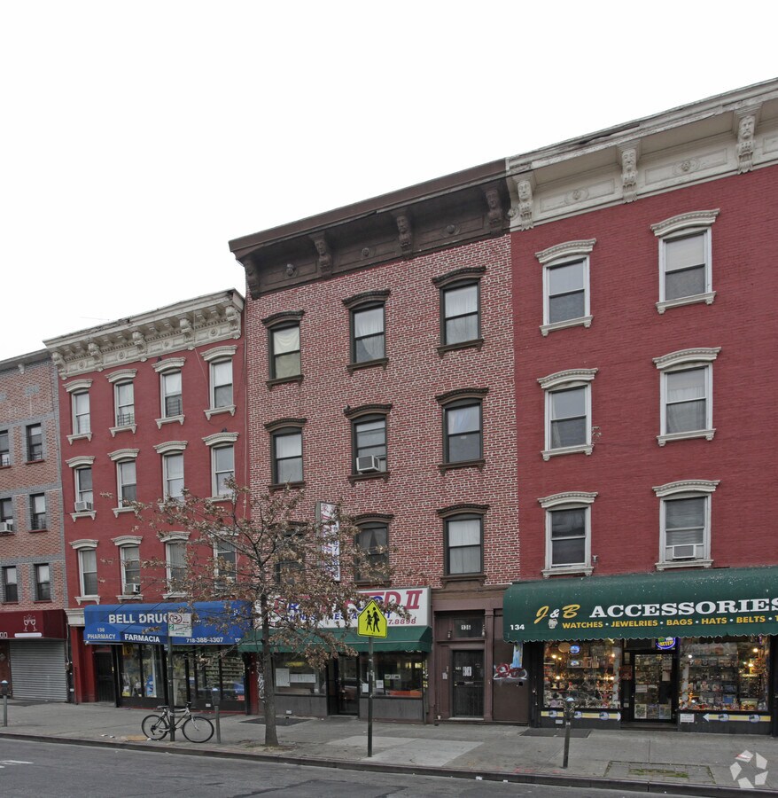 Photo - 136 Graham Ave Apartments