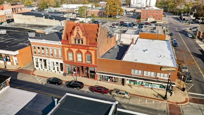120-122 E. 5th St