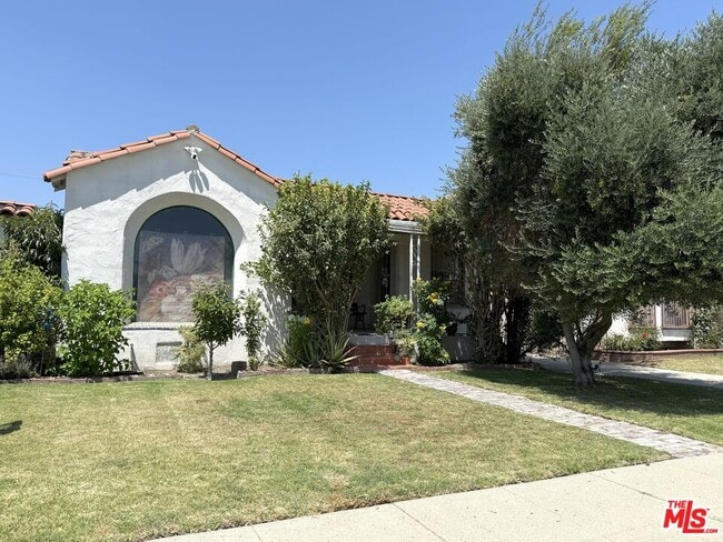 Building Photo - 6565 Arlington Ave Rental