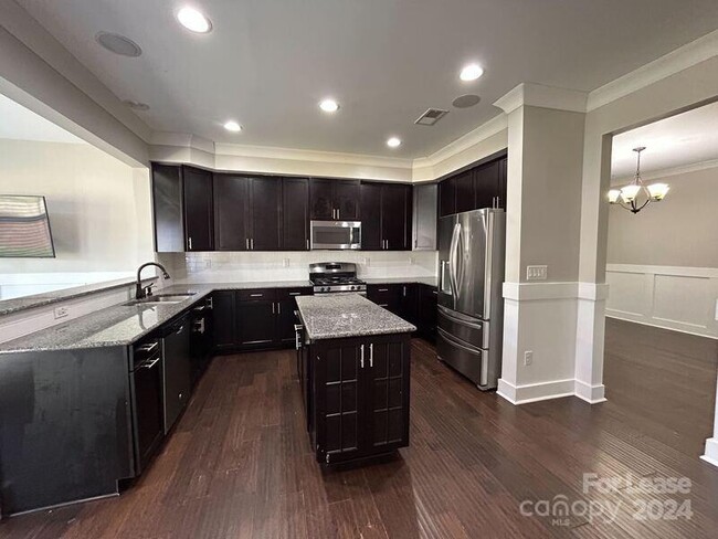 Photo - 2507 Alyssa Ln