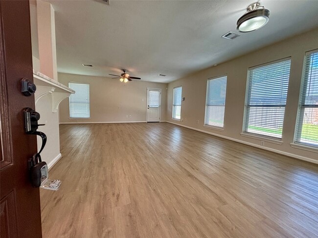 Photo - 13019 Skyline Dr