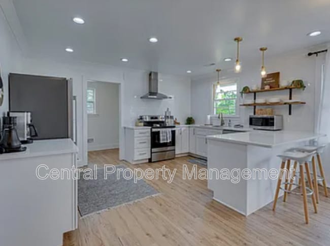 Photo - 1126 N Hwy 25 Bypass