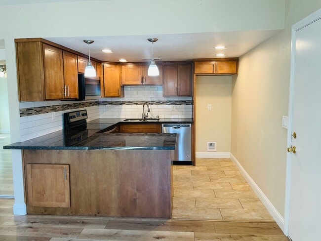 7417 Tierra Way
