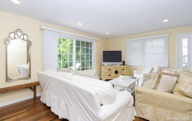 Photo - 748 Ocean Breeze Walk