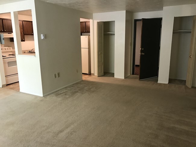 Photo - Southpointe Towers