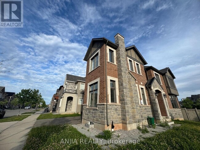 Photo - 3345 Erasmum St