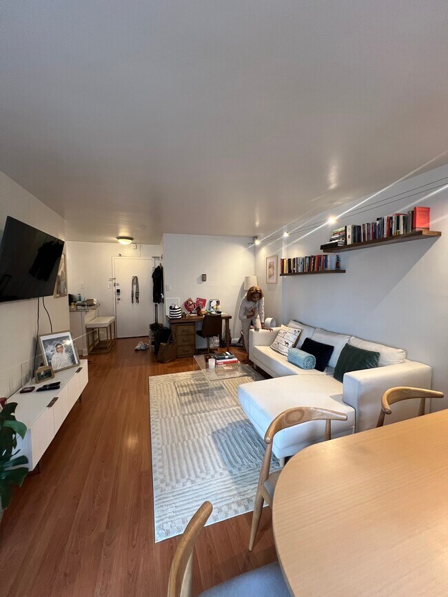 Photo - 1420 N St NW Unidad 604