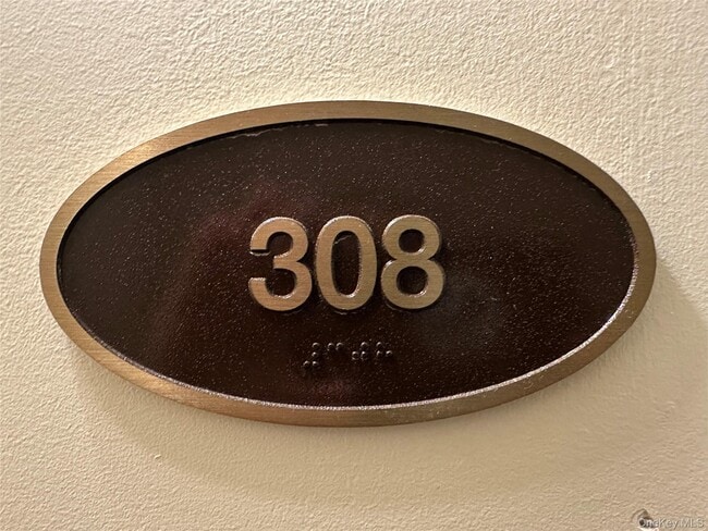 Photo - 77 Quaker Ave Unidad 308