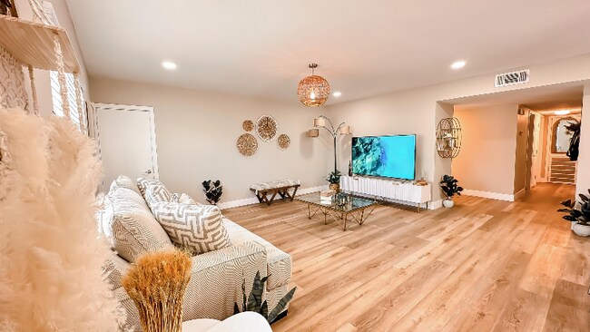 Photo - 2043 Sombrero Dr