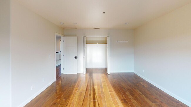 Photo - 875-877 Islay St Unit 877